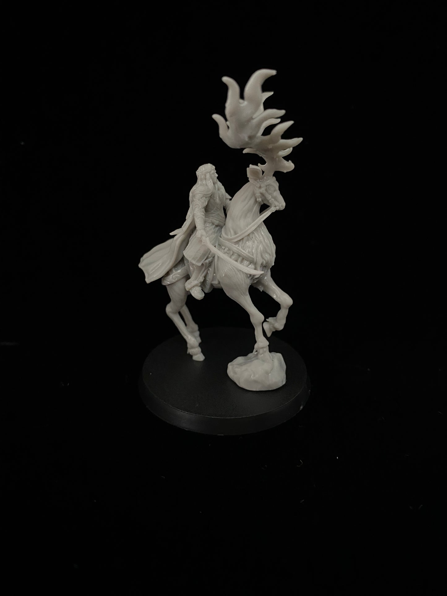 King of the Black Forest elves - mounted version